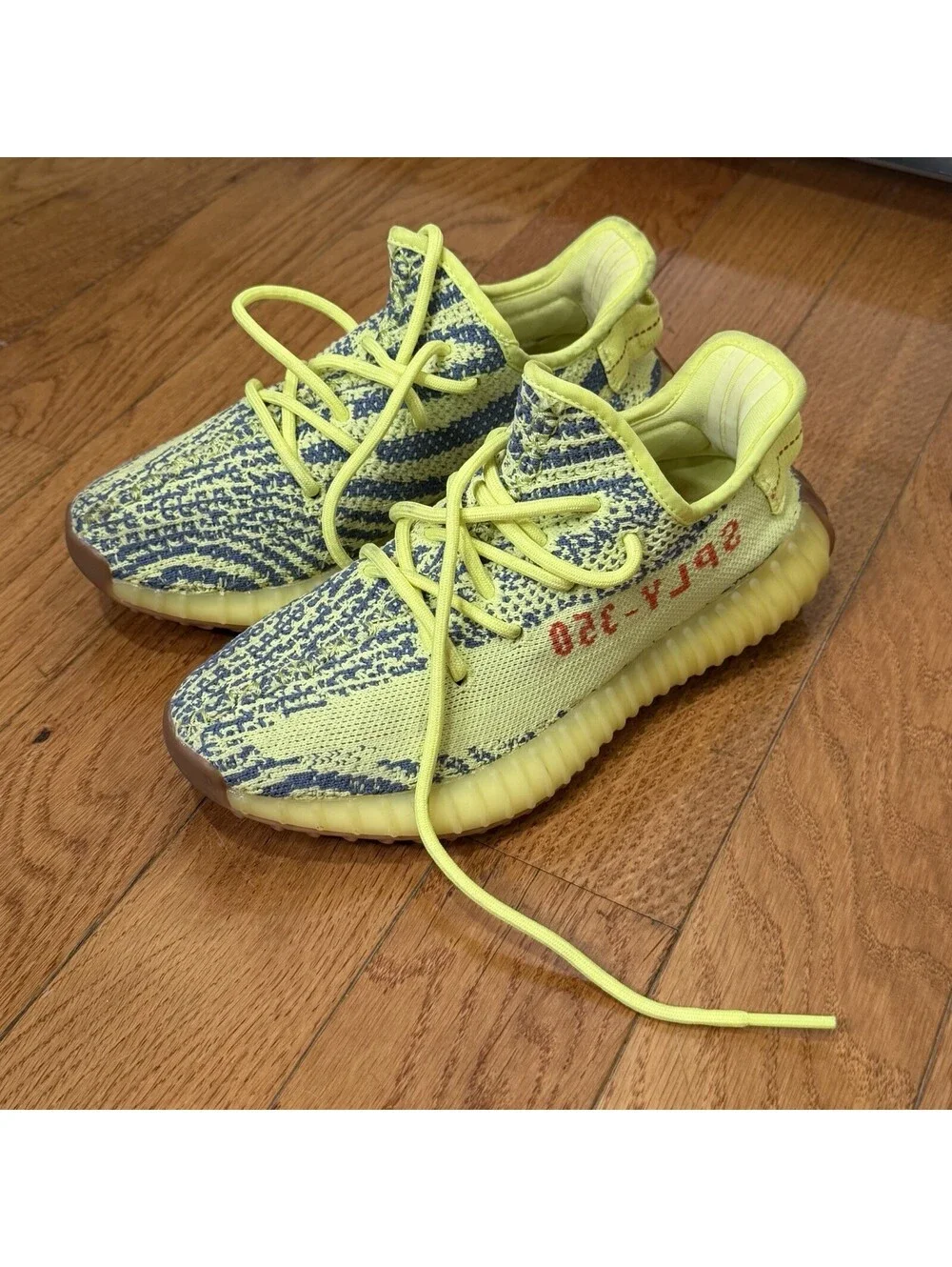 Size 6.5 US Men’s adidas Yeezy Boost 350 V2 Low Semi Frozen Yellow